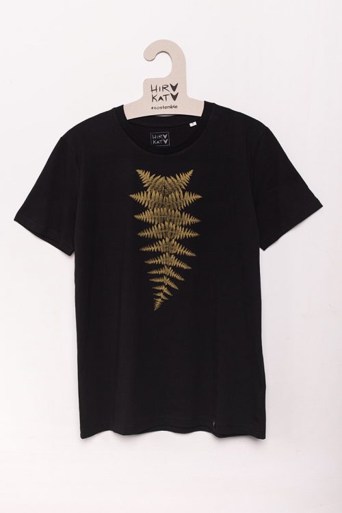 Camiseta orgánica unisex color negra. Serigrafía artesanal y ecológica con imagen de un helecho. Prenda sostenible con 100% algodón orgánico.