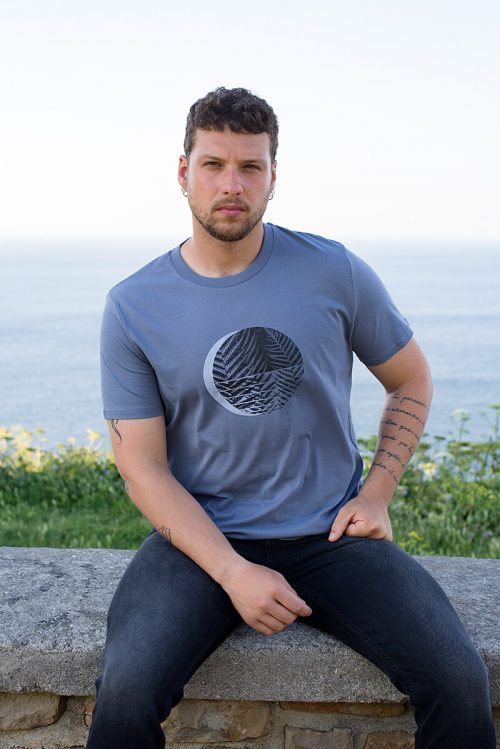 Camiseta orgánica azul nublado unisex HELEKLIPSE