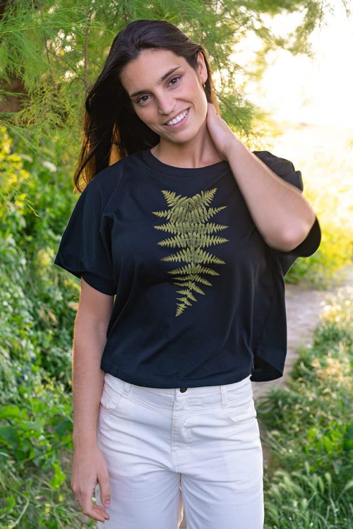 Camiseta orgánica corte murciélago negra mujer HELECHO