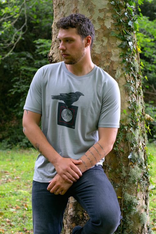 Camiseta orgánica gris unisex CUERVO LUNA
