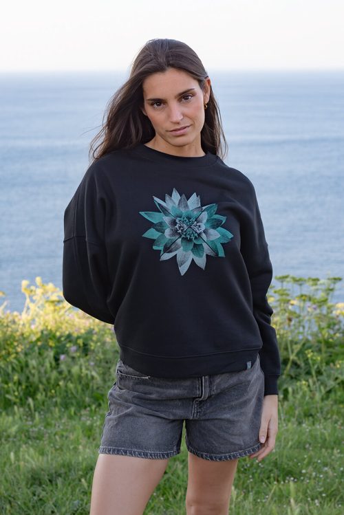 Alternative view of Sudadera orgánica y modal negra mujer NYMPHAEA